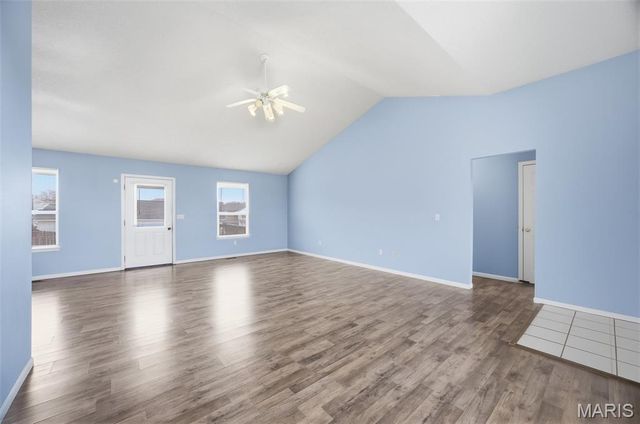 105 Hillcrest Court, St Robert, MO 65584