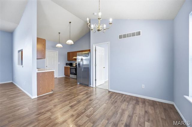 105 Hillcrest Court, St Robert, MO 65584