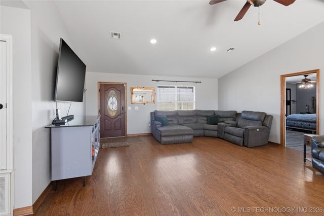 33986 E 157th Street S, Coweta, OK 74454