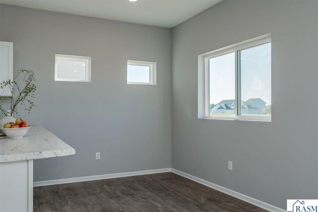 3201 & 3203 Noble Drive, Mankato, MN 56003