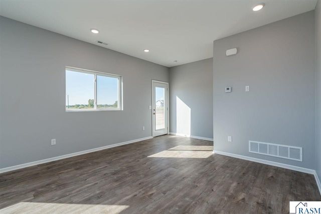 3201 & 3203 Noble Drive, Mankato, MN 56003