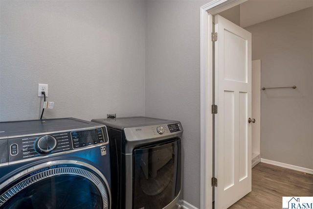 3201 & 3203 Noble Drive, Mankato, MN 56003