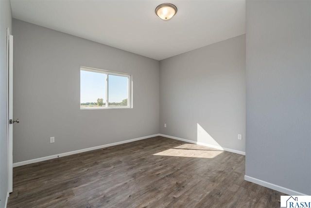 3201 & 3203 Noble Drive, Mankato, MN 56003