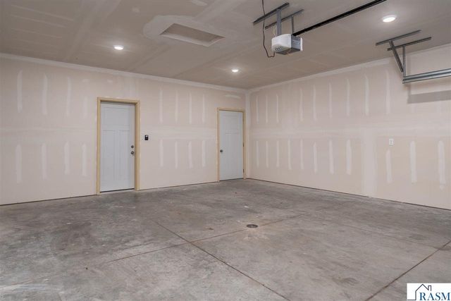 3201 & 3203 Noble Drive, Mankato, MN 56003