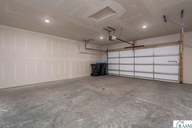 3201 & 3203 Noble Drive, Mankato, MN 56003