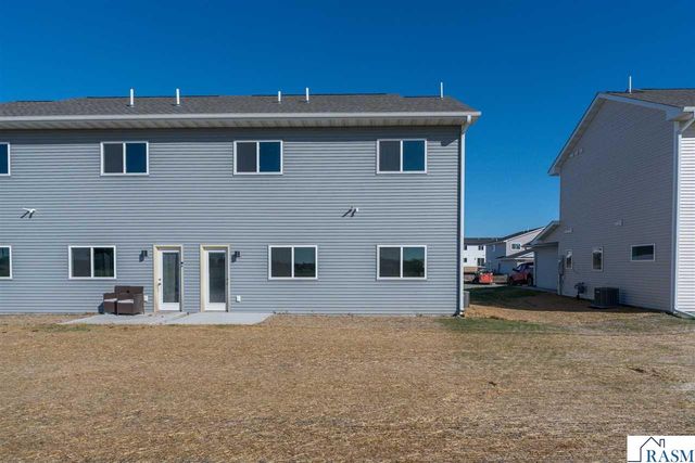 3201 & 3203 Noble Drive, Mankato, MN 56003