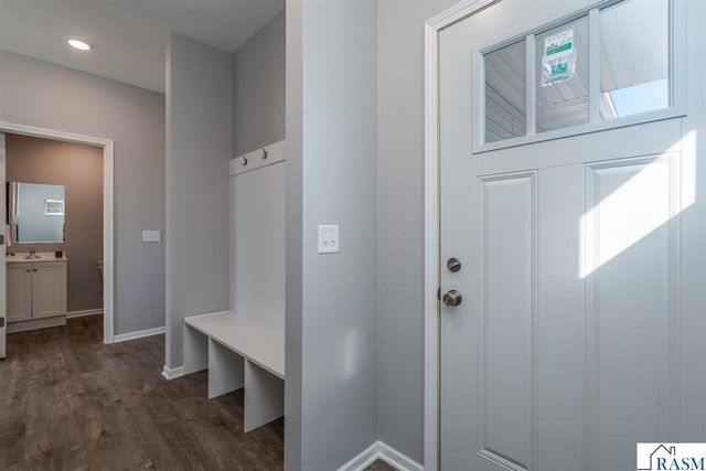 3201 & 3203 Noble Drive, Mankato, MN 56003