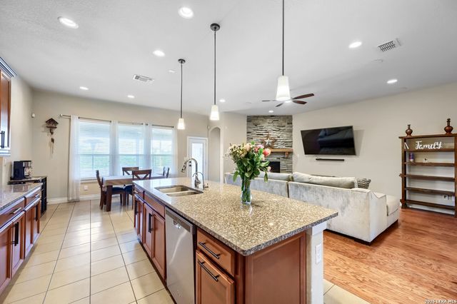 2724 Running Fawn, San Antonio, TX 78261