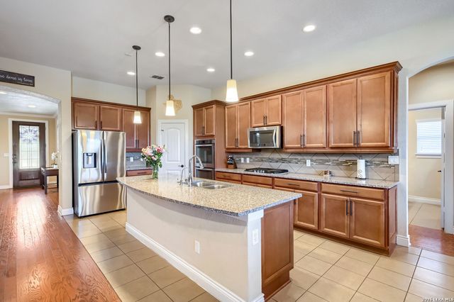 2724 Running Fawn, San Antonio, TX 78261
