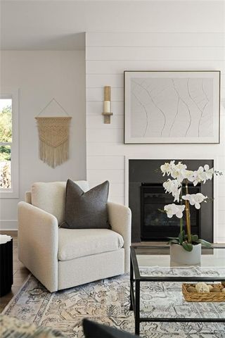 369 King's Landing, Hapeville, GA 30354