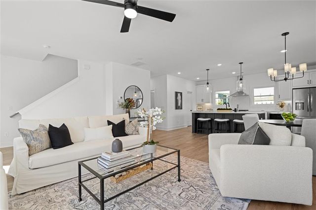 369 King's Landing, Hapeville, GA 30354