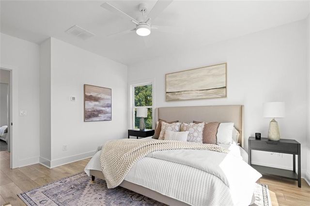 369 King's Landing, Hapeville, GA 30354