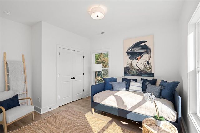 369 King's Landing, Hapeville, GA 30354