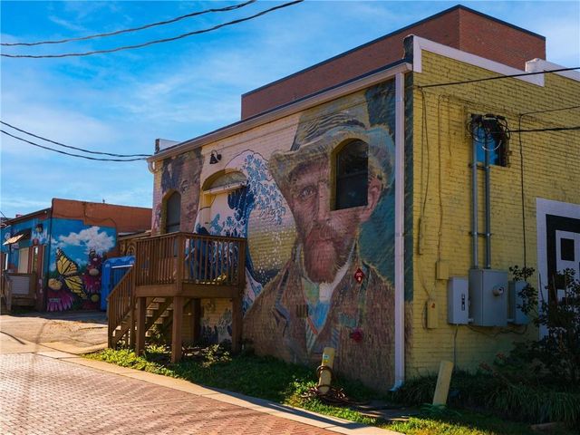 369 King's Landing, Hapeville, GA 30354