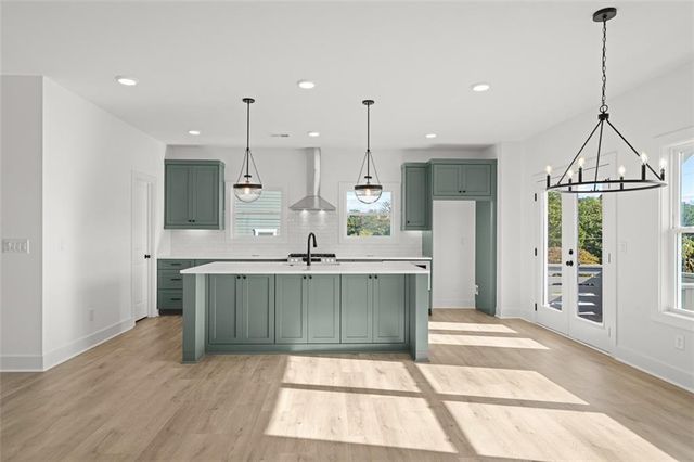 369 King's Landing, Hapeville, GA 30354