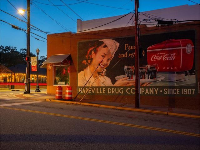 369 King's Landing, Hapeville, GA 30354