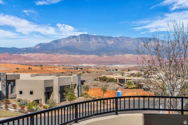 5496 W SAND RIDGE DR, Hurricane, UT 84737