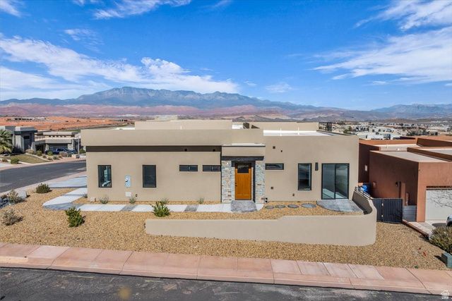 5496 W SAND RIDGE DR, Hurricane, UT 84737