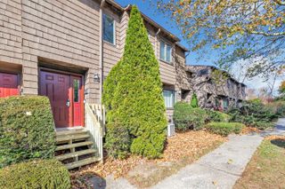 45 Towne House Road 45, Hamden, CT 06514