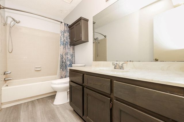 2119 Hazlitt Drive, Houston, TX 77032