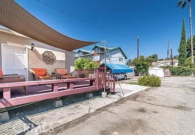 817 Chestnut Avenue, Los Angeles, CA 90042