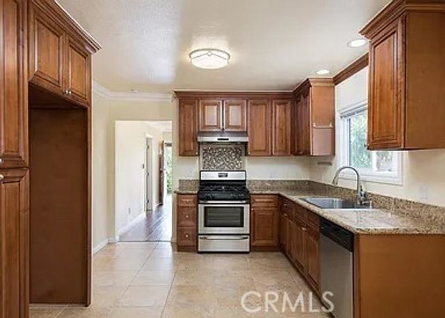 817 Chestnut Avenue, Los Angeles, CA 90042