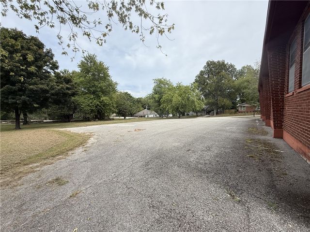 710 Robinson Street, Harrison, AR 72601