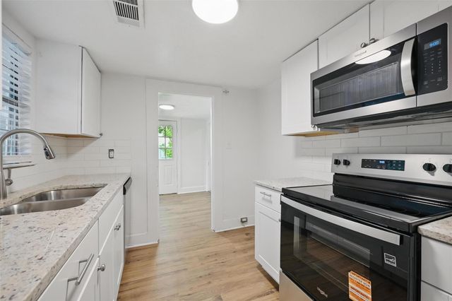 908 E Houston Street, Sherman, TX 75092