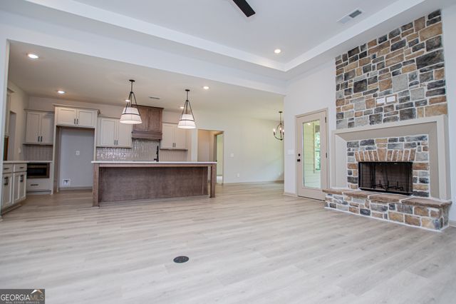 133 Woodford Drive, Roopville, GA 30170