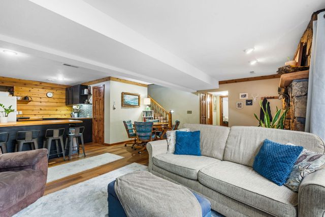 1744 W Montana Court, Nixa, MO 65714