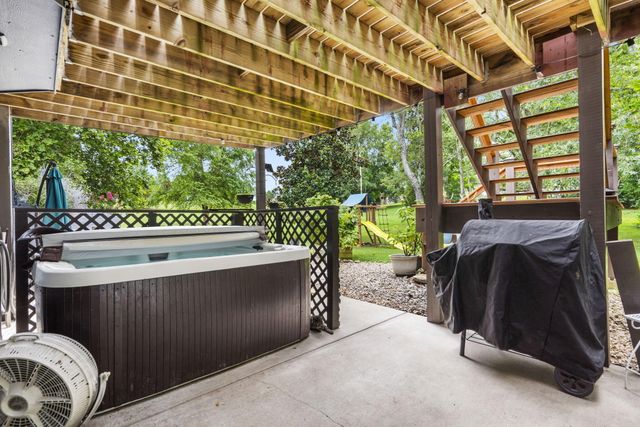 1744 W Montana Court, Nixa, MO 65714