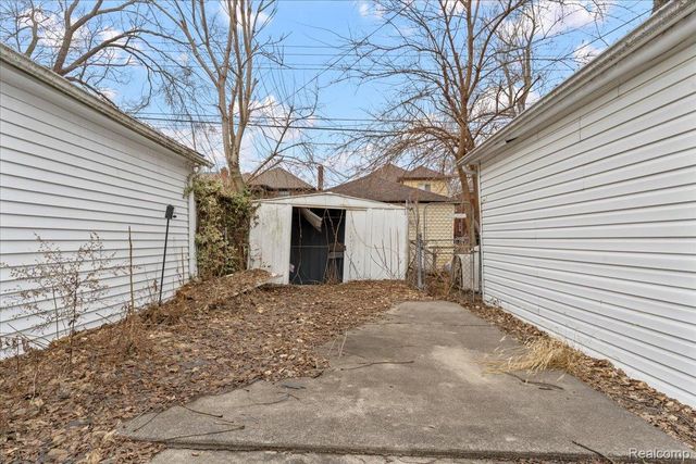 18623 Roselawn Street Nw, Detroit, MI 48221