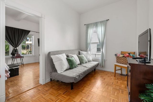 32 Richardson St 1, Somerville, MA 02145