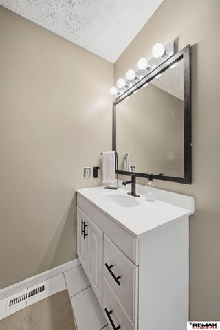 4210 G Street, Lincoln, NE 68510