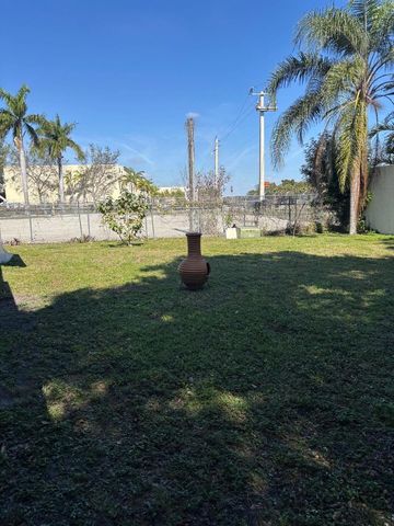3271 Fairway Drive, Pompano Beach, FL 33069