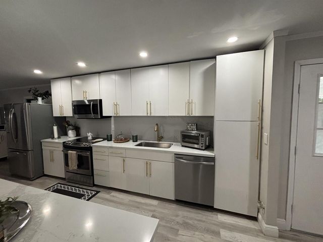3271 Fairway Drive, Pompano Beach, FL 33069