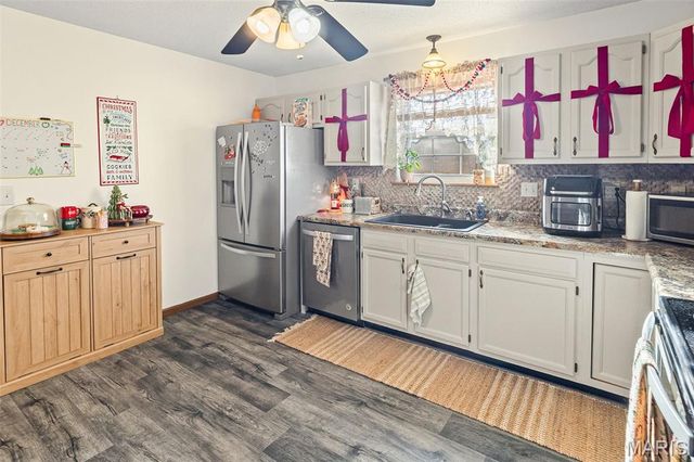 350 Illinois Avenue, Wood River, IL 62095