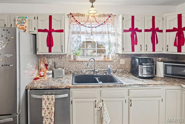 350 Illinois Avenue, Wood River, IL 62095