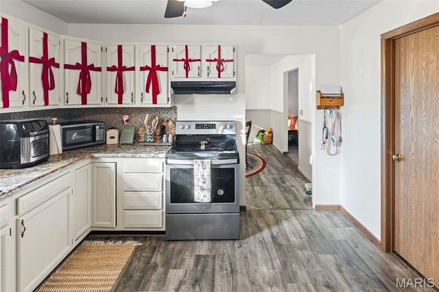 350 Illinois Avenue, Wood River, IL 62095