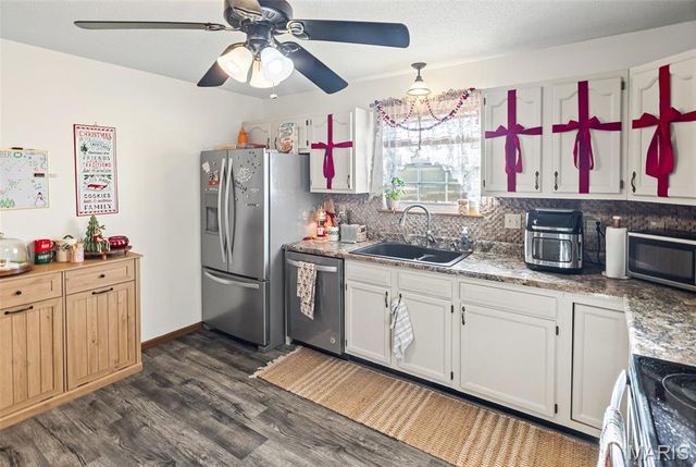 350 Illinois Avenue, Wood River, IL 62095