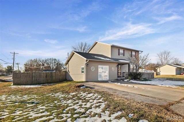 350 Illinois Avenue, Wood River, IL 62095