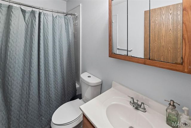 350 Illinois Avenue, Wood River, IL 62095