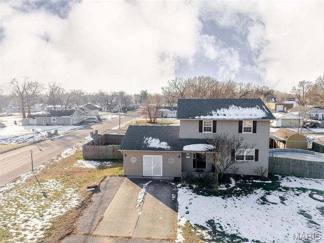 350 Illinois Avenue, Wood River, IL 62095