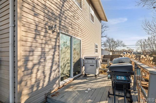 350 Illinois Avenue, Wood River, IL 62095