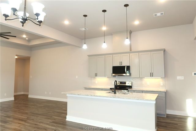 1973 Cambria Drive, Bryan, TX 77807