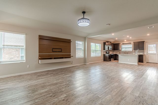 229 Holland Park, Schertz, TX 78108