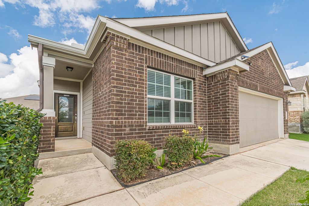 229 Holland Park, Schertz, TX 78108