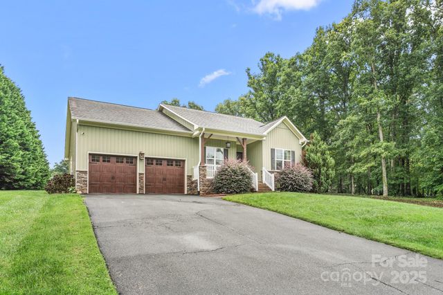 8423 Coachman Lane, Rural Hall, NC 27045