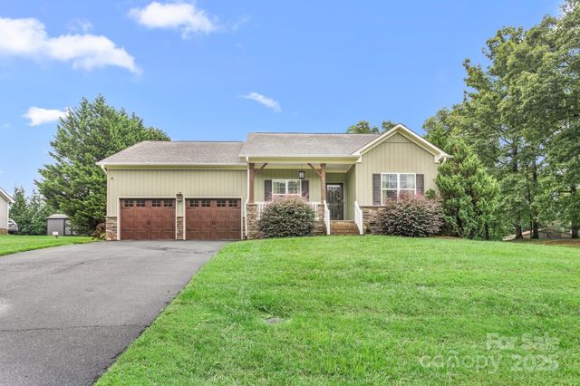 8423 Coachman Lane, Rural Hall, NC 27045