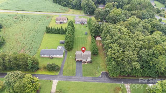 8423 Coachman Lane, Rural Hall, NC 27045